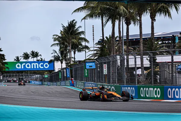  Oscar Piastri (AUS) - McLaren Formula 1 Takımı - McLaren MCL39