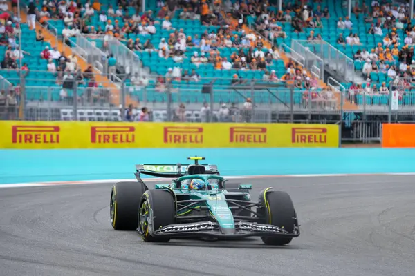  Fernando Alonso (ESP) - Aston Martin Aramco F1 Ekibi - Aston Martin AMR25
