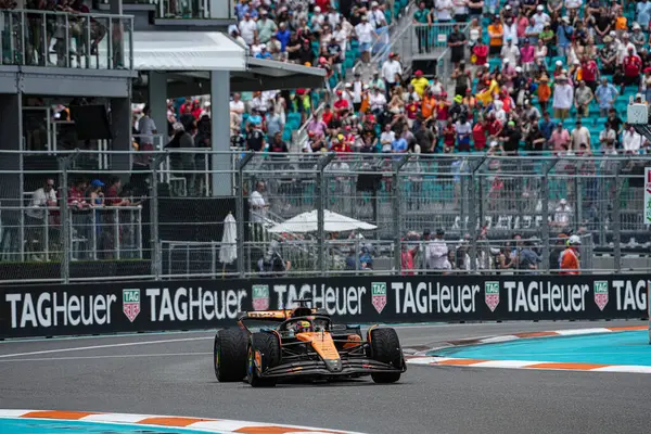  Oscar Piastri (AUS) - McLaren Formula 1 Takımı - McLaren MCL39