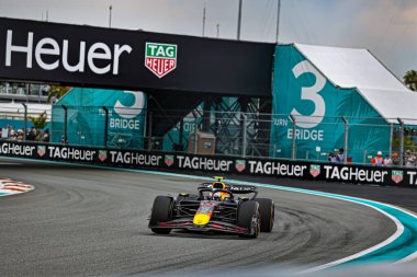  Yuki Tsunoda (JPN) - Kahin Red Bull Racing - Red Bull RB21 - Honda RBP