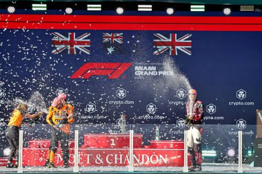 Yarışın kürsüsü