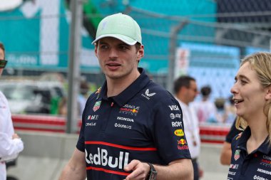  Max Verstappen (NED) - Kahin Red Bull Racing - Red Bull RB21 - Honda RBP