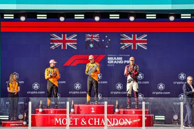 Yarışın kürsüsü