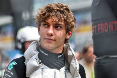  Andrea Kimi Antonelli (ITA) - Mercedes-AMG PETRONAS F1 Ekibi - Mercedes W16 - Mercedes E Performansı