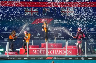 Yarışın kürsüsü