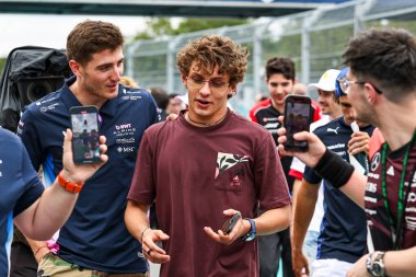  Andrea Kimi Antonelli (ITA) - Mercedes-AMG PETRONAS F1 Ekibi - Mercedes W16 - Mercedes E Performansı