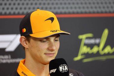  Oscar Piastri (AUS) - McLaren Formula 1 Takımı - McLaren MCL39 - AWS Gran Premio del Made in Italy e dell 'Emilia Romagna 2025 - Autodromo Enzo e Dino Ferrari, Imola (BO) Italy 15-18 Mayıs tarihleri arasında İtalya