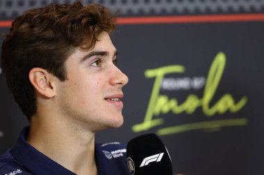  Franco Colapinto (ARG) - İtalya 'da üretilen Formula 1' deki AWS Gran Premio del Made sırasında sürücüler konferansında Alpine F1 - Autodromo Enzo e Dino Ferrari, Imola (BO) İtalya 15-18 Mayıs 2025 tarihleri arasında, 