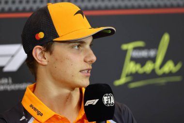  Oscar Piastri (AUS) - McLaren Formula 1 Takımı - McLaren MCL39 - AWS Gran Premio del Made in Italy e dell 'Emilia Romagna 2025 - Autodromo Enzo e Dino Ferrari, Imola (BO) Italy 15-18 Mayıs tarihleri arasında İtalya