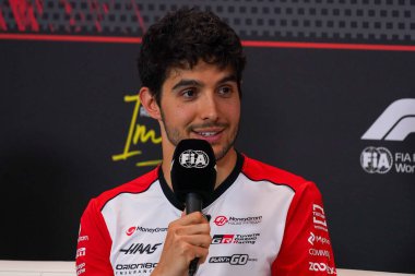  Esteban Ocon (FRA) - Haas F1 Takımı - Haas VF-25 - Ferrari Formula 1 AWS Gran Premio del Made in Italy e dell 'Emilia Romagna 2025 - Autodromo Enzo e Dino Ferrari, Imola (BO) İtalya - 15 Mayıs 2025, 