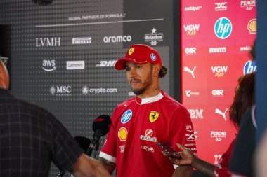  Lewis Hamilton (GBR) - Scuderia Ferrari - Ferrari SF-25 - Ferrari Formula 1 AWS Gran Premio del Made in Italy e dell 'Emilia Romagna 2025 - Autodromo Enzo e Dino Ferrari, Imola (BO) İtalya 15-18 Mayıs 2025 tarihleri arasında, 