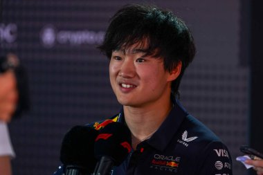  Yuki Tsunoda (JPN) - Kahin Red Bull Racing - Red Bull RB21 - Honda RBP
