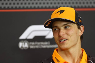  Oscar Piastri (AUS) - McLaren Formula 1 Takımı - McLaren MCL39 - AWS Gran Premio del Made in Italy e dell 'Emilia Romagna 2025 - Autodromo Enzo e Dino Ferrari, Imola (BO) Italy 15-18 Mayıs tarihleri arasında İtalya