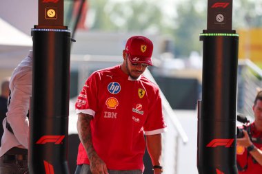  Lewis Hamilton (GBR) - Scuderia Ferrari - Ferrari SF-25 - Ferrari Formula 1 AWS Gran Premio del Made in Italy e dell 'Emilia Romagna 2025 - Autodromo Enzo e Dino Ferrari, Imola (BO) İtalya 15-18 Mayıs 2025 tarihleri arasında, 