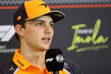  Oscar Piastri (AUS) - McLaren Formula 1 Takımı - McLaren MCL39 - AWS Gran Premio del Made in Italy e dell 'Emilia Romagna 2025 - Autodromo Enzo e Dino Ferrari, Imola (BO) Italy 15-18 Mayıs tarihleri arasında İtalya