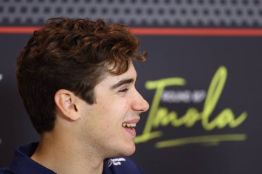  Franco Colapinto (ARG) - İtalya 'da üretilen Formula 1' deki AWS Gran Premio del Made sırasında sürücüler konferansında Alpine F1 - Autodromo Enzo e Dino Ferrari, Imola (BO) İtalya 15-18 Mayıs 2025 tarihleri arasında, 