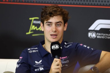  Franco Colapinto (ARG) - İtalya 'da üretilen Formula 1' deki AWS Gran Premio del Made sırasında sürücüler konferansında Alpine F1 - Autodromo Enzo e Dino Ferrari, Imola (BO) İtalya 15-18 Mayıs 2025 tarihleri arasında, 