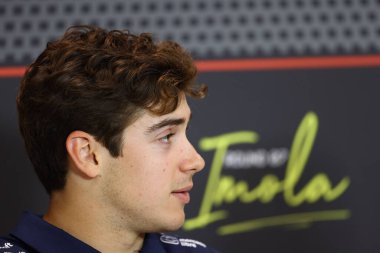  Franco Colapinto (ARG) - İtalya 'da üretilen Formula 1' deki AWS Gran Premio del Made sırasında sürücüler konferansında Alpine F1 - Autodromo Enzo e Dino Ferrari, Imola (BO) İtalya 15-18 Mayıs 2025 tarihleri arasında, 