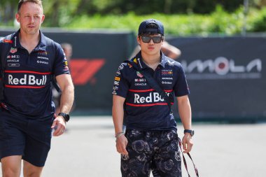  Yuki Tsunoda (JPN) - Oracle Red Bull Racing - Red Bull RB21 - AWS Gran Premio del Made in Italy e dell 'Emilia Romagna 2025 - Autodromo Enzo e Dino Ferrari, Imola (BO) Italy 15-18 Mayıs 2025 tarihleri arasında İtalya, 