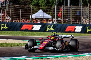  Lewis Hamilton (GBR) - Scuderia Ferrari - Ferrari SF-25 - Ferrari Formula 1 AWS Gran Premio del Made in Italy e dell 'Emilia Romagna 2025 - Autodromo Enzo e Dino Ferrari, Imola (BO) İtalya 15-18 Mayıs 2025 tarihleri arasında, 