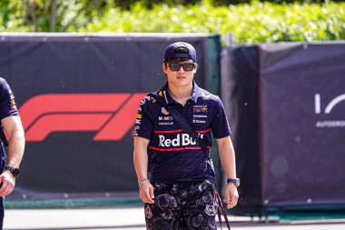  Yuki Tsunoda (JPN) - Oracle Red Bull Racing - Red Bull RB21 - AWS Gran Premio del Made in Italy e dell 'Emilia Romagna 2025 - Autodromo Enzo e Dino Ferrari, Imola (BO) Italy 15-18 Mayıs 2025 tarihleri arasında İtalya, 