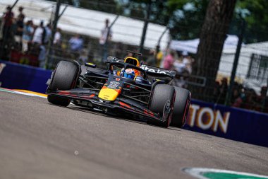  Max Verstappen (NED) - Oracle Red Bull Racing - Red Bull RB21 - AWS Gran Premio del Made in Italy e dell 'Emilia Romagna 2025 - Autodromo Enzo e Dino Ferrari, Imola (BO) Italy 15-18 Mayıs 2025 tarihleri arasında, 