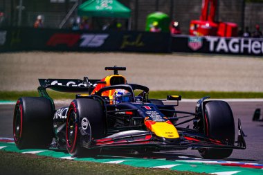  Max Verstappen (NED) - Kahin Red Bull Racing - Red Bull RB21 - Honda RBP