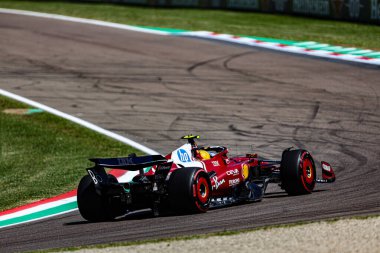  Lewis Hamilton (GBR) - Scuderia Ferrari - Ferrari SF-25 - Ferrari Formula 1 AWS Gran Premio del Made in Italy e dell 'Emilia Romagna 2025 - Autodromo Enzo e Dino Ferrari, Imola (BO) İtalya 15-18 Mayıs 2025 tarihleri arasında, 