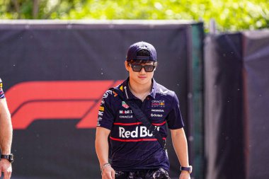  Yuki Tsunoda (JPN) - Oracle Red Bull Racing - Red Bull RB21 - AWS Gran Premio del Made in Italy e dell 'Emilia Romagna 2025 - Autodromo Enzo e Dino Ferrari, Imola (BO) Italy 15-18 Mayıs 2025 tarihleri arasında İtalya, 