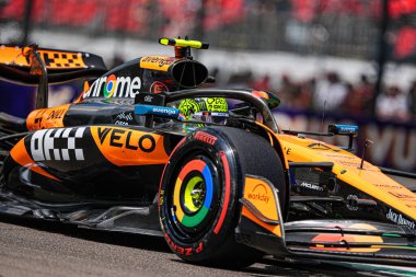  Lando Norris (GBR) - McLaren Formula 1 Takımı - McLaren MCL39 - AWS Gran Premio del Made in Italy e dell 'Emilia Romagna 2025 - Autodromo Enzo e Dino Ferrari, Imola (BO) İtalya - 15 Mayıs 2025, 