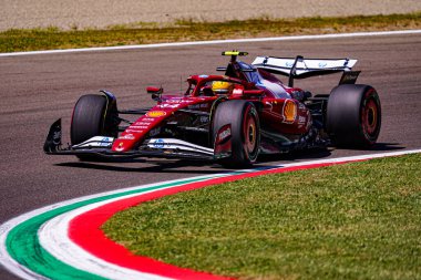  Lewis Hamilton (GBR) - Scuderia Ferrari - Ferrari SF-25 - Ferrari Formula 1 AWS Gran Premio del Made in Italy e dell 'Emilia Romagna 2025 - Autodromo Enzo e Dino Ferrari, Imola (BO) İtalya 15-18 Mayıs 2025 tarihleri arasında, 