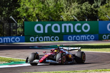  Lewis Hamilton (GBR) - Scuderia Ferrari - Ferrari SF-25 - Ferrari Formula 1 AWS Gran Premio del Made in Italy e dell 'Emilia Romagna 2025 - Autodromo Enzo e Dino Ferrari, Imola (BO) İtalya 15-18 Mayıs 2025 tarihleri arasında, 