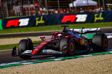  Charles Leclerc (MON) - Scuderia Ferrari - Ferrari SF-25 - Ferrari Formula 1 AWS Gran Premio del Made in Italy e dell 'Emilia Romagna 2025 - Autodromo Enzo e Dino Ferrari, Imola (BO) İtalya 15-18 Mayıs 2025 tarihleri arasında, 
