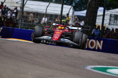  Lewis Hamilton (GBR) - Scuderia Ferrari - Ferrari SF-25 - Ferrari Formula 1 AWS Gran Premio del Made in Italy e dell 'Emilia Romagna 2025 - Autodromo Enzo e Dino Ferrari, Imola (BO) İtalya 15-18 Mayıs 2025 tarihleri arasında, 