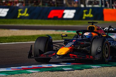  Max Verstappen (NED) - Oracle Red Bull Racing - Red Bull RB21 - AWS Gran Premio del Made in Italy e dell 'Emilia Romagna 2025 - Autodromo Enzo e Dino Ferrari, Imola (BO) Italy 15-18 Mayıs 2025 tarihleri arasında, 