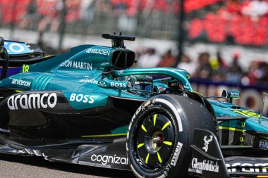  Lance Stroll (CAN) - Aston Martin Aramco F1 Takımı - Aston Martin AMR25 - AWS Gran Premio del Made in Italy e dell 'Emilia Romagna 2025 - Autodromo Enzo e Dino Ferrari, Imola (BO) İtalya, 