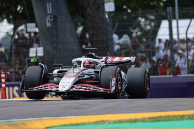  Esteban Ocon (FRA) - Haas F1 Takımı - Haas VF-25 - AWS Gran Premio del Made in Italy e dell 'Emilia Romagna 2025 - Autodromo Enzo e Dino Ferrari, Imola (BO) İtalya - 15 Mayıs 2025, 