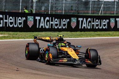  Lando Norris (GBR) - McLaren Formula 1 Takımı - McLaren MCL39 - AWS Gran Premio del Made in Italy e dell 'Emilia Romagna 2025 - Autodromo Enzo e Dino Ferrari, Imola (BO) İtalya - 15 Mayıs 2025, 