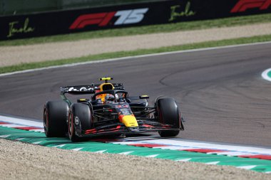  Yuki Tsunoda (JPN) - Oracle Red Bull Racing - Red Bull RB21 - AWS Gran Premio del Made in Italy e dell 'Emilia Romagna 2025 - Autodromo Enzo e Dino Ferrari, Imola (BO) Italy 15-18 Mayıs 2025 tarihleri arasında İtalya, 