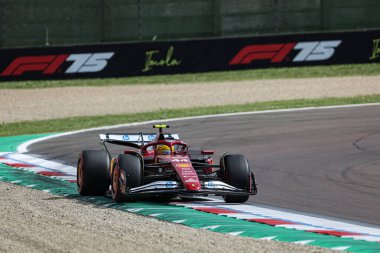  Lewis Hamilton (GBR) - Scuderia Ferrari - Ferrari SF-25 - Ferrari Formula 1 AWS Gran Premio del Made in Italy e dell 'Emilia Romagna 2025 - Autodromo Enzo e Dino Ferrari, Imola (BO) İtalya 15-18 Mayıs 2025 tarihleri arasında, 