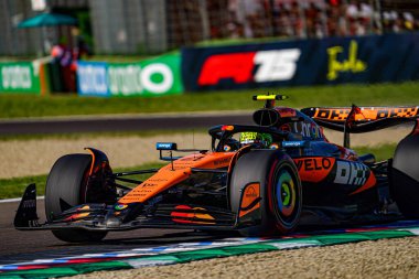  Lando Norris (GBR) - McLaren Formula 1 Takımı - McLaren MCL39 - AWS Gran Premio del Made in Italy e dell 'Emilia Romagna 2025 - Autodromo Enzo e Dino Ferrari, Imola (BO) İtalya - 15 Mayıs 2025, 