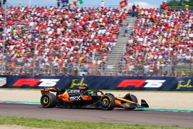  Lando Norris (GBR) - McLaren Formula 1 Takımı - McLaren MCL39 - AWS Gran Premio del Made in Italy e dell 'Emilia Romagna 2025 - Autodromo Enzo e Dino Ferrari, Imola (BO) İtalya - 15 Mayıs 2025, 