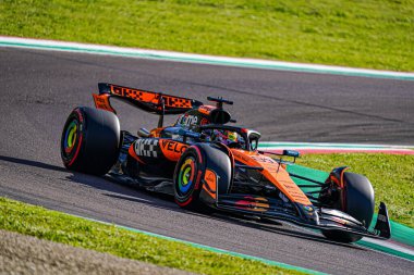  Oscar Piastri (AUS) - McLaren Formula 1 Takımı - McLaren MCL39 - Mercedes Formula 1 AWS Gran Premio del Made in Italy e dell 'Emilia Romagna 2025 - Autodromo Enzo e Dino Ferrari, Imola (BO) İtalya - 15 Mayıs 2025, 