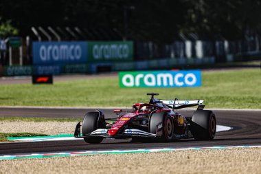 Charles Leclerc (MON) - Scuderia Ferrari - Ferrari SF-25 - Ferrari Formula 1 AWS Gran Premio del Made in Italy e dell 'Emilia Romagna 2025 - Autodromo Enzo e Dino Ferrari, Imola (BO) İtalya 15-18 Mayıs 2025 tarihleri arasında, 
