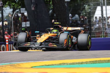  Lando Norris (GBR) - McLaren Formula 1 Takımı - McLaren MCL39 - AWS Gran Premio del Made in Italy e dell 'Emilia Romagna 2025 - Autodromo Enzo e Dino Ferrari, Imola (BO) İtalya - 15 Mayıs 2025, 