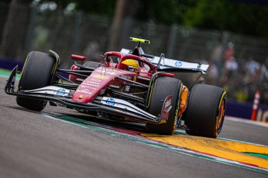  Lewis Hamilton (GBR) - Scuderia Ferrari - Ferrari SF-25 - Ferrari Formula 1 AWS Gran Premio del Made in Italy e dell 'Emilia Romagna 2025 - Autodromo Enzo e Dino Ferrari, Imola (BO) İtalya 15-18 Mayıs 2025 tarihleri arasında, 