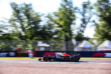  Max Verstappen (NED) - Kahin Red Bull Racing - Red Bull RB21 - Honda RBPT