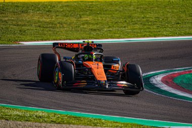  Lando Norris (GBR) - McLaren Formula 1 Takımı - McLaren MCL39 - AWS Gran Premio del Made in Italy e dell 'Emilia Romagna 2025 - Autodromo Enzo e Dino Ferrari, Imola (BO) İtalya - 15 Mayıs 2025, 