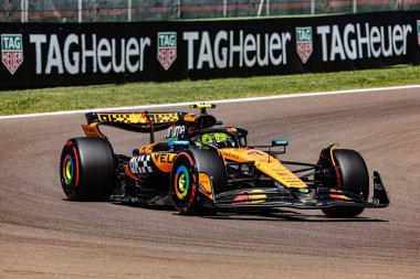  Lando Norris (GBR) - McLaren Formula 1 Takımı - McLaren MCL39 - AWS Gran Premio del Made in Italy e dell 'Emilia Romagna 2025 - Autodromo Enzo e Dino Ferrari, Imola (BO) İtalya - 15 Mayıs 2025, 