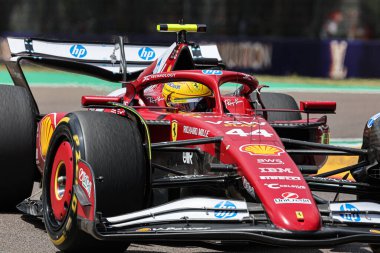  Lewis Hamilton (GBR) - Scuderia Ferrari - Ferrari SF-25 - Ferrari Formula 1 AWS Gran Premio del Made in Italy e dell 'Emilia Romagna 2025 - Autodromo Enzo e Dino Ferrari, Imola (BO) İtalya 15-18 Mayıs 2025 tarihleri arasında, 